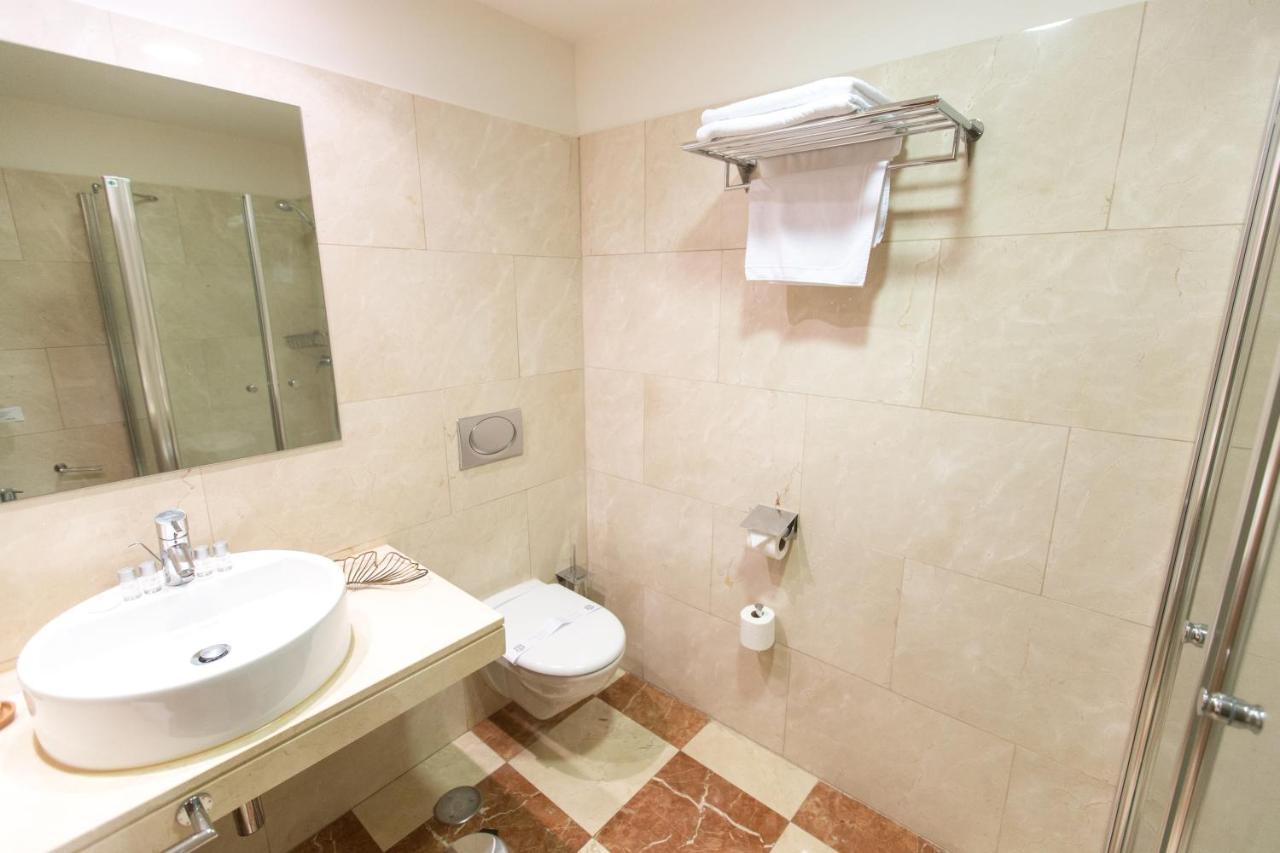Hotel Garelos بيتانزوس المظهر الخارجي الصورة